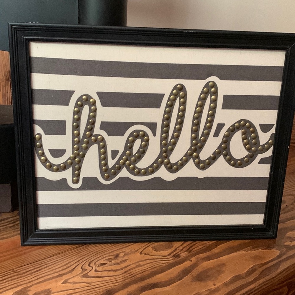“Hello” Sign